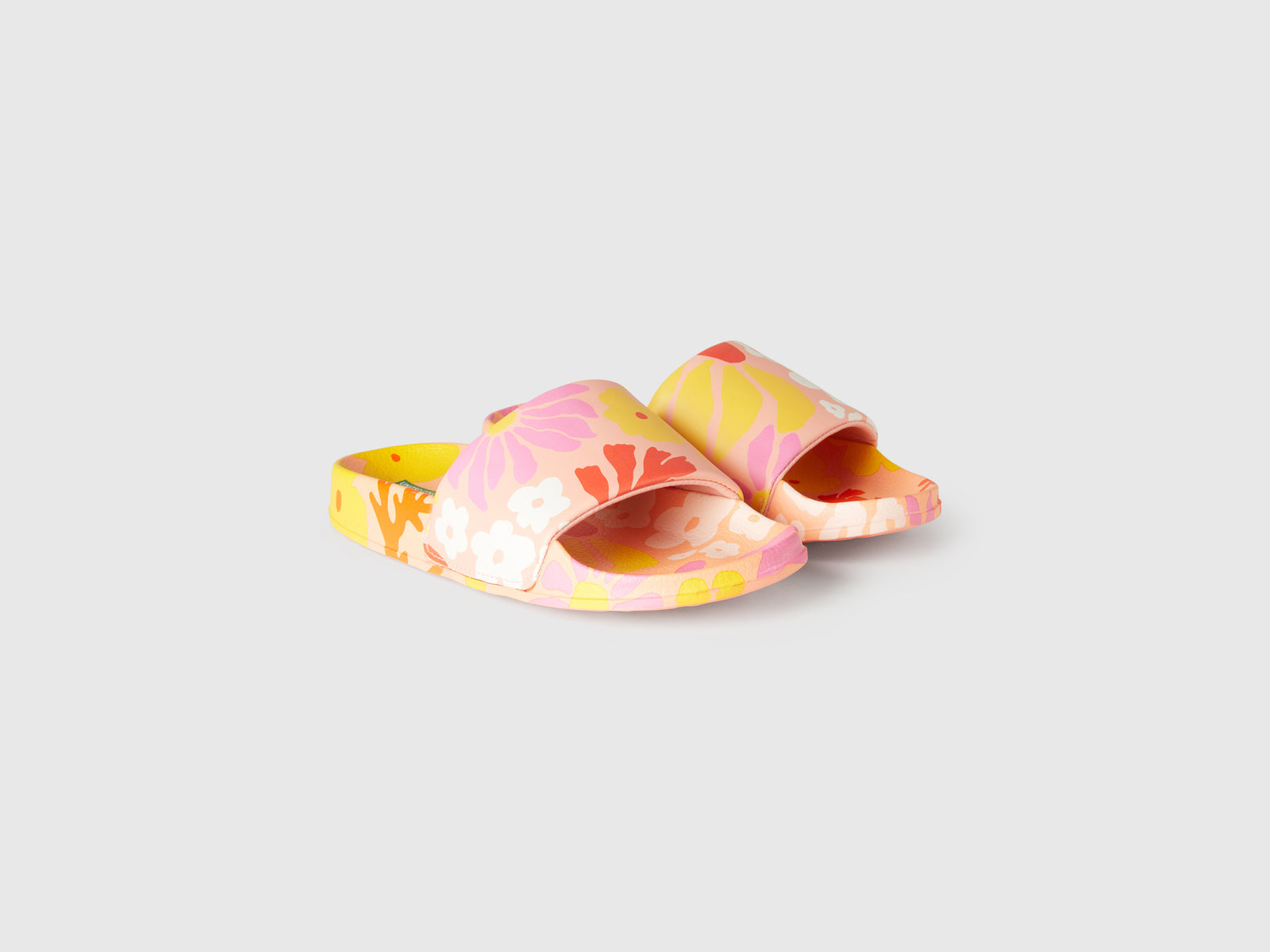 Chinelos com estampado floral - ucb_image_FS