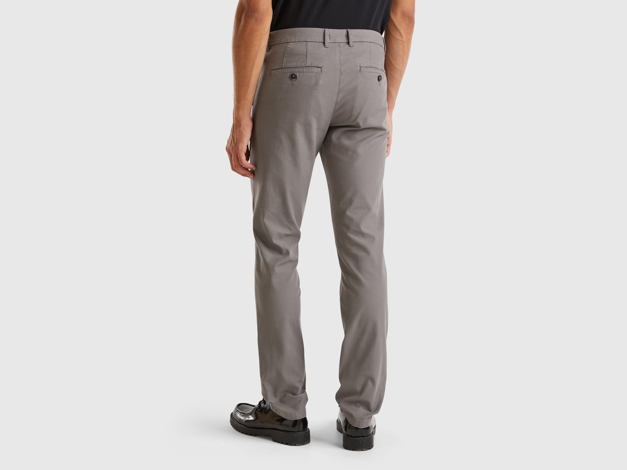 Chinos slim fit em algodão stretch - ucb_image_B