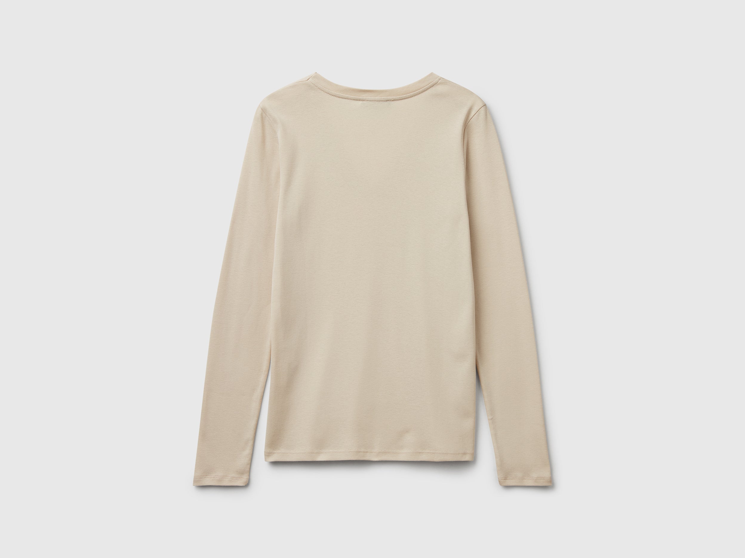 T-shirt bege com decote em V - ucb_image_BS