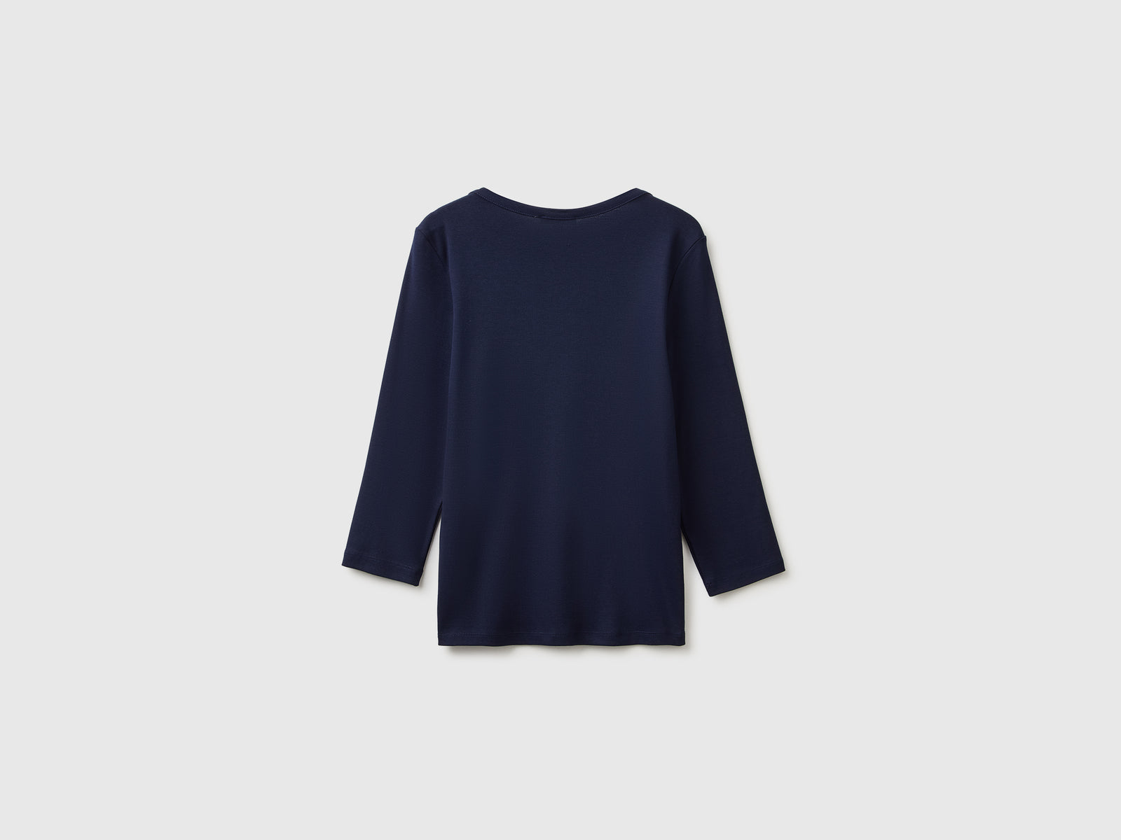 T-shirt slim fit com decote à barco - ucb_image_BS