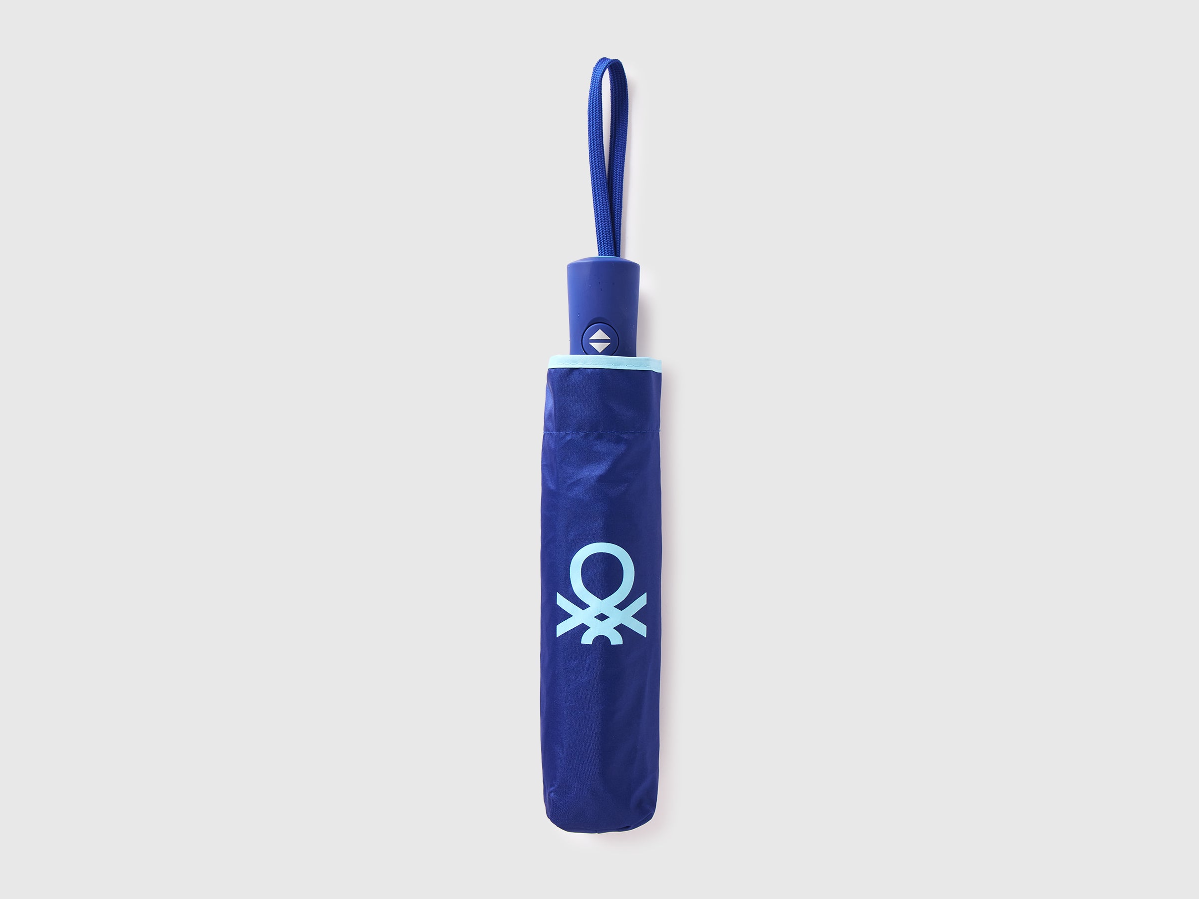 Guarda-chuva azul - ucb_image_FS
