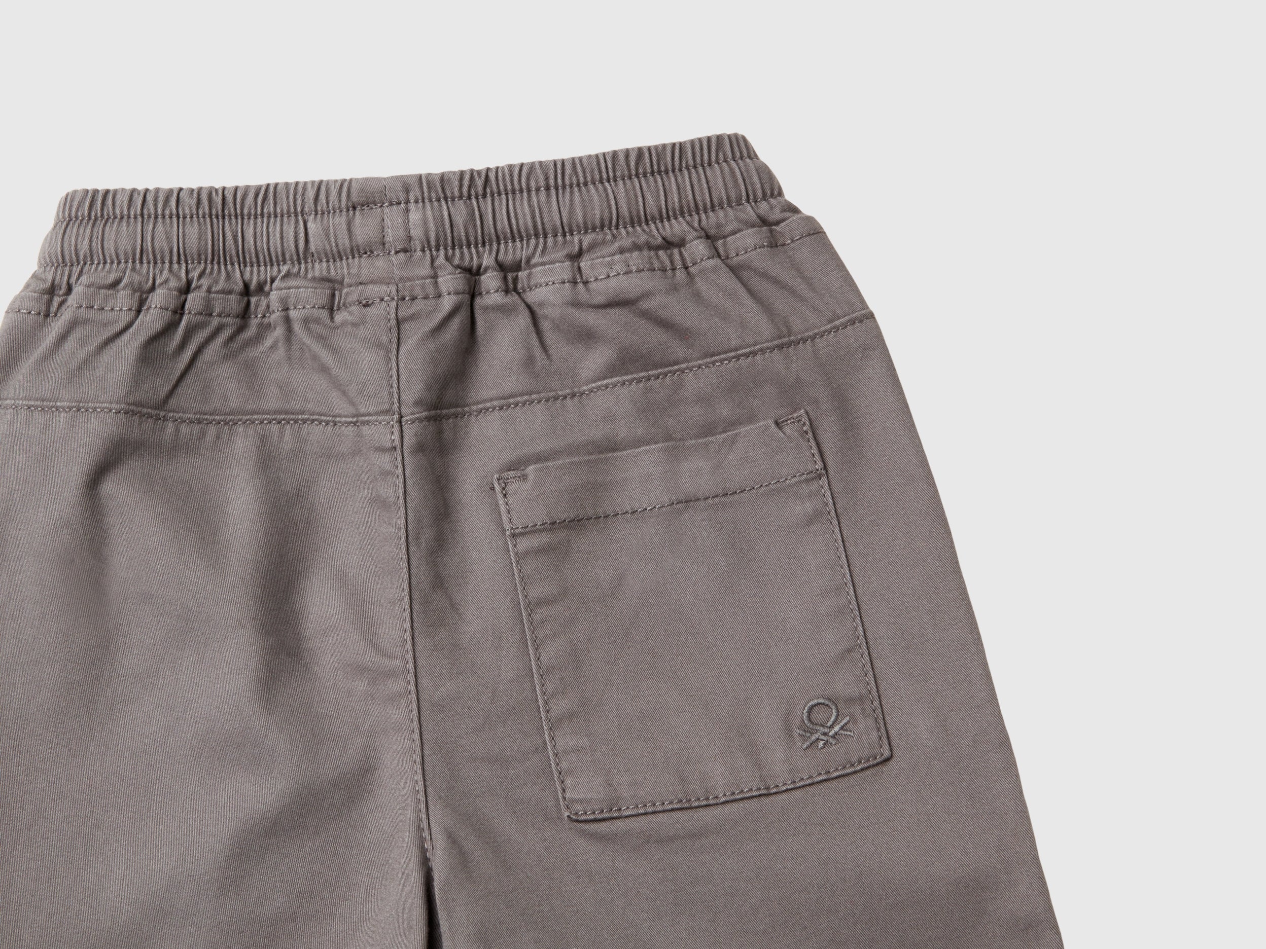 Joggers em algodão stretch com cordão de ajuste - ucb_image_DS1