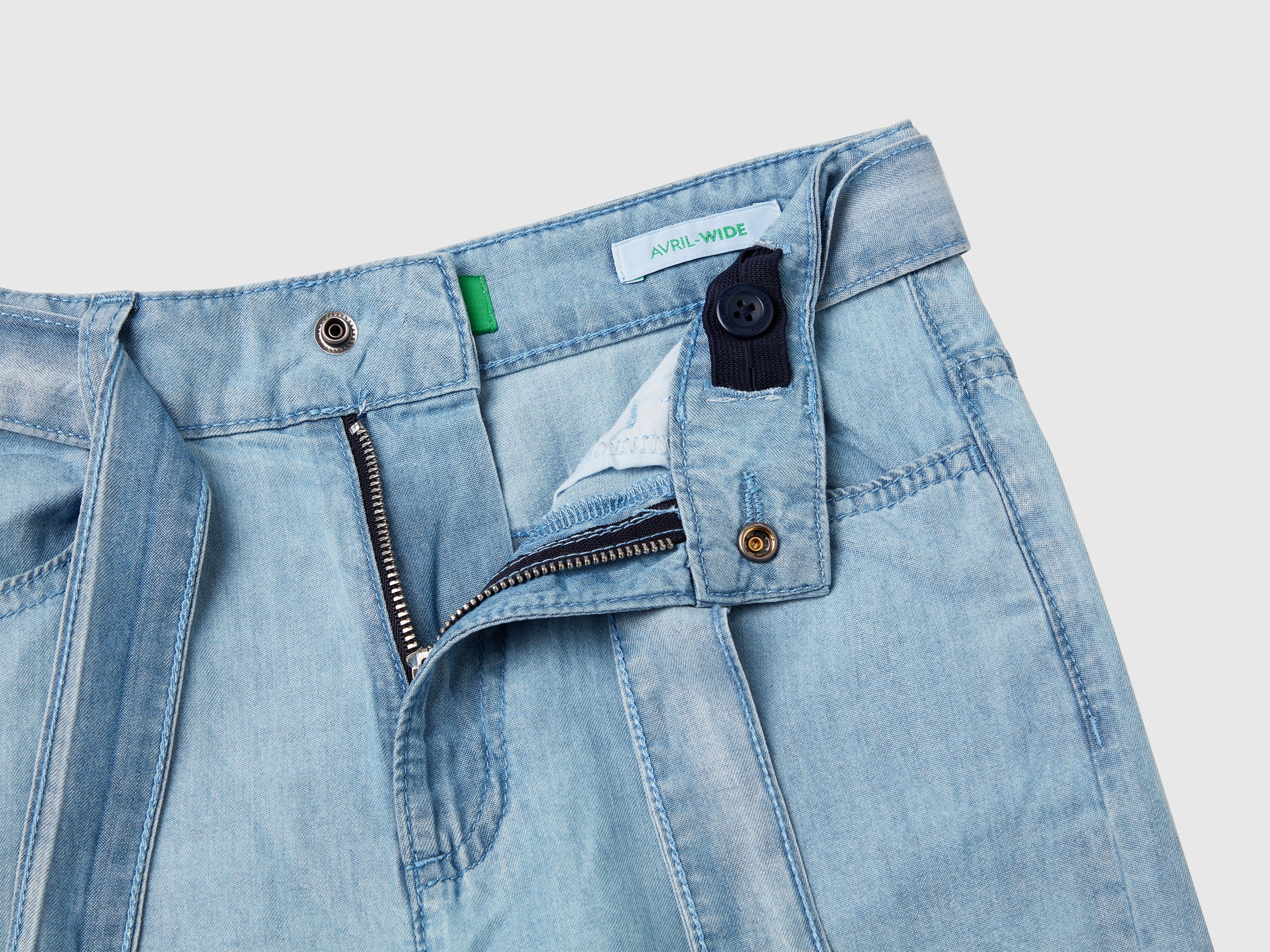 Wide fit jeans with sash - ucb_image_DS1