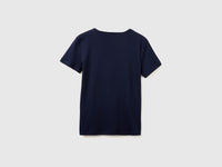 Slim fit t-shirt with V-neck - ucb_image_BS
