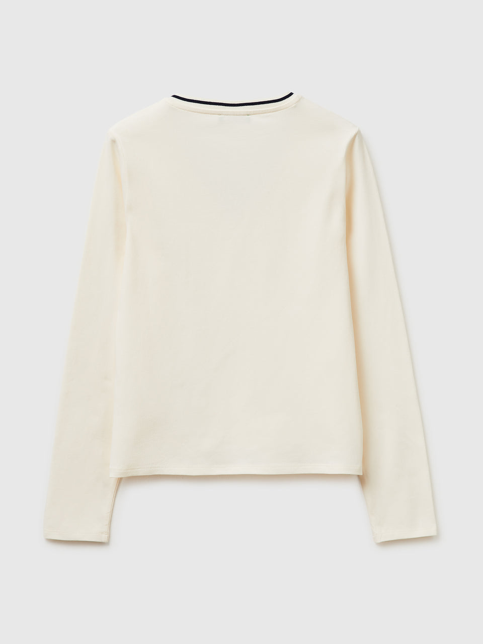 Fitted V-neck T-shirt - ucb_image_BS