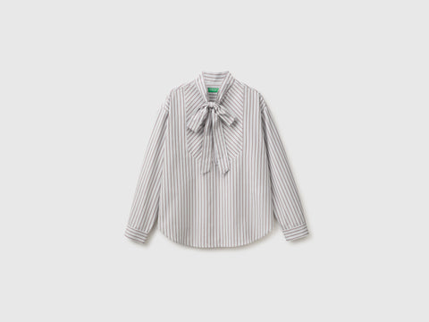 Camisa às riscas com um laço ao pescoço - ucb_image_FS
