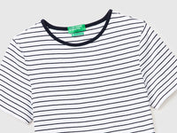 T-shirt de gola redonda às riscas - ucb_image_DS1
