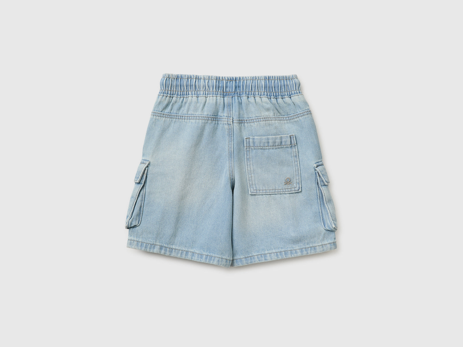 Bermudas de jeans com bolsos - ucb_image_BS