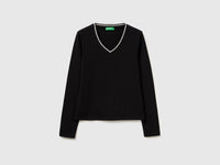 Fitted V-neck T-shirt - ucb_image_FS