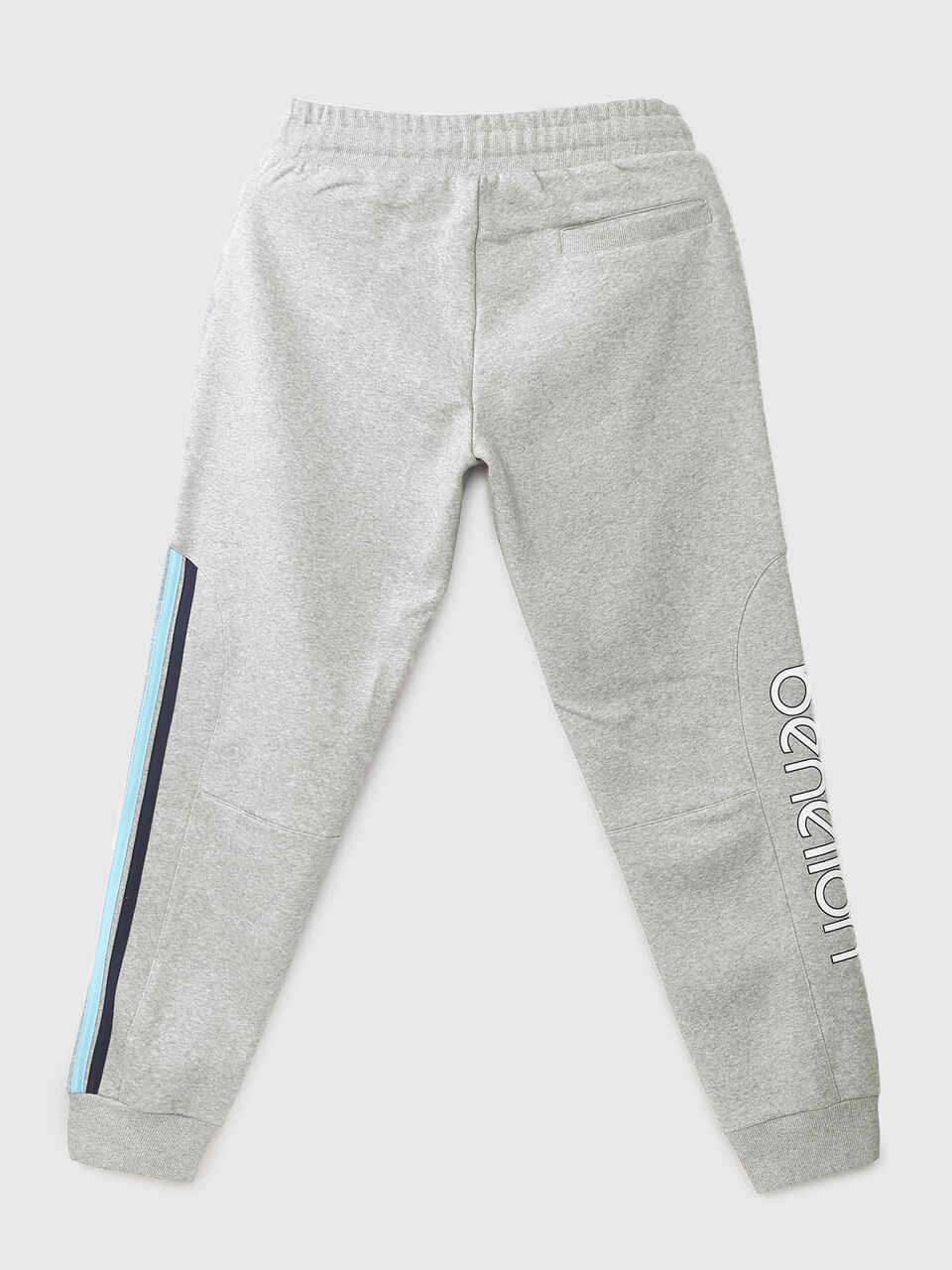 PANELED TRACKS WITH BOLD BRANDING image number null