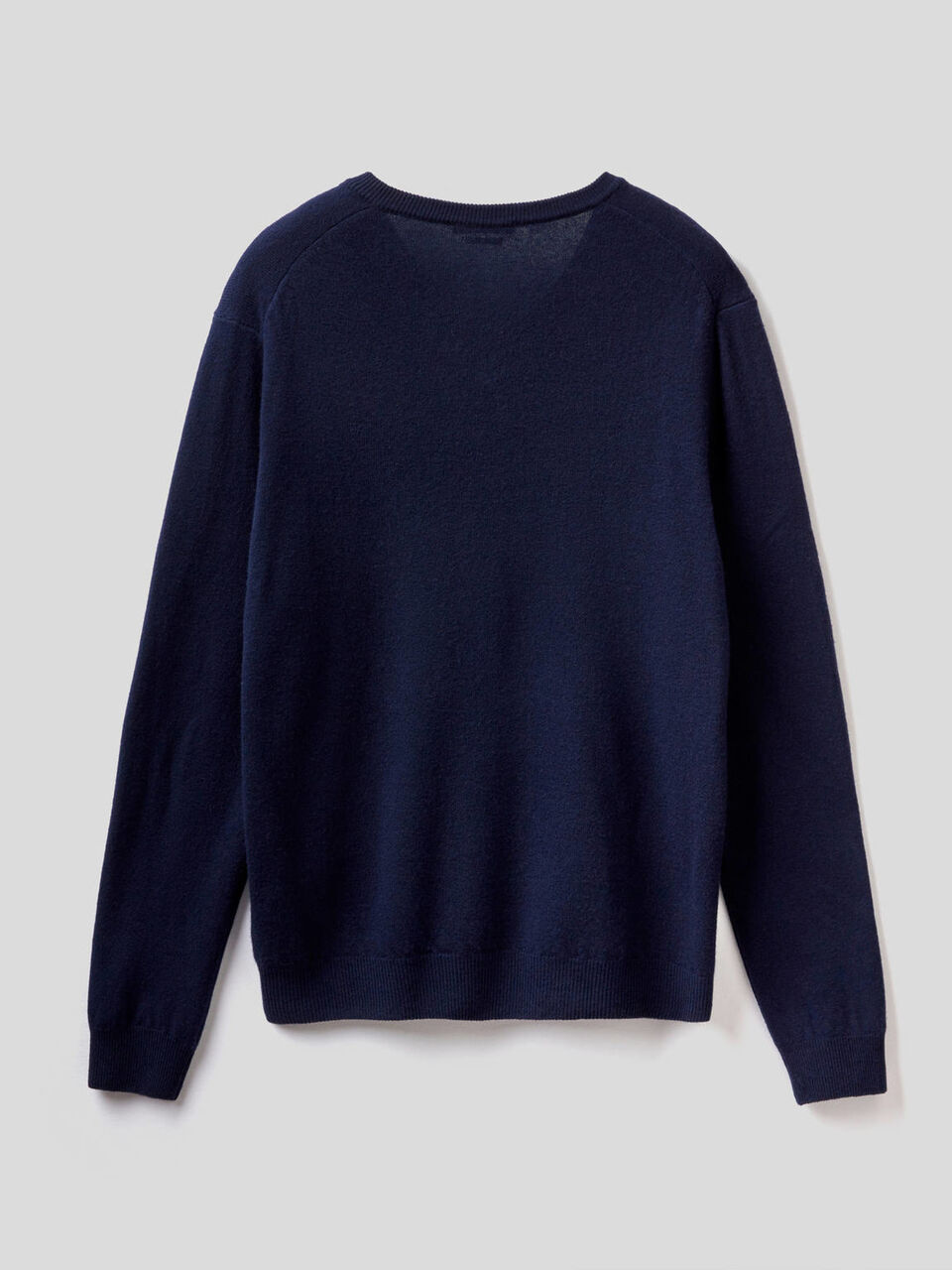 Pullover aus reiner Schurwolle mit V-Ausschnitt image number 2