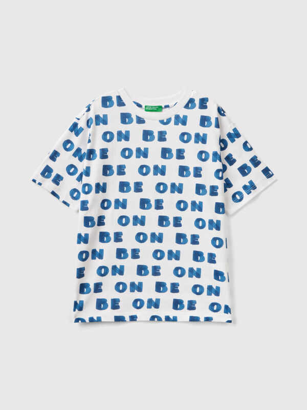 T-Shirt mit "BE ON"-Aufdruck Jungen
