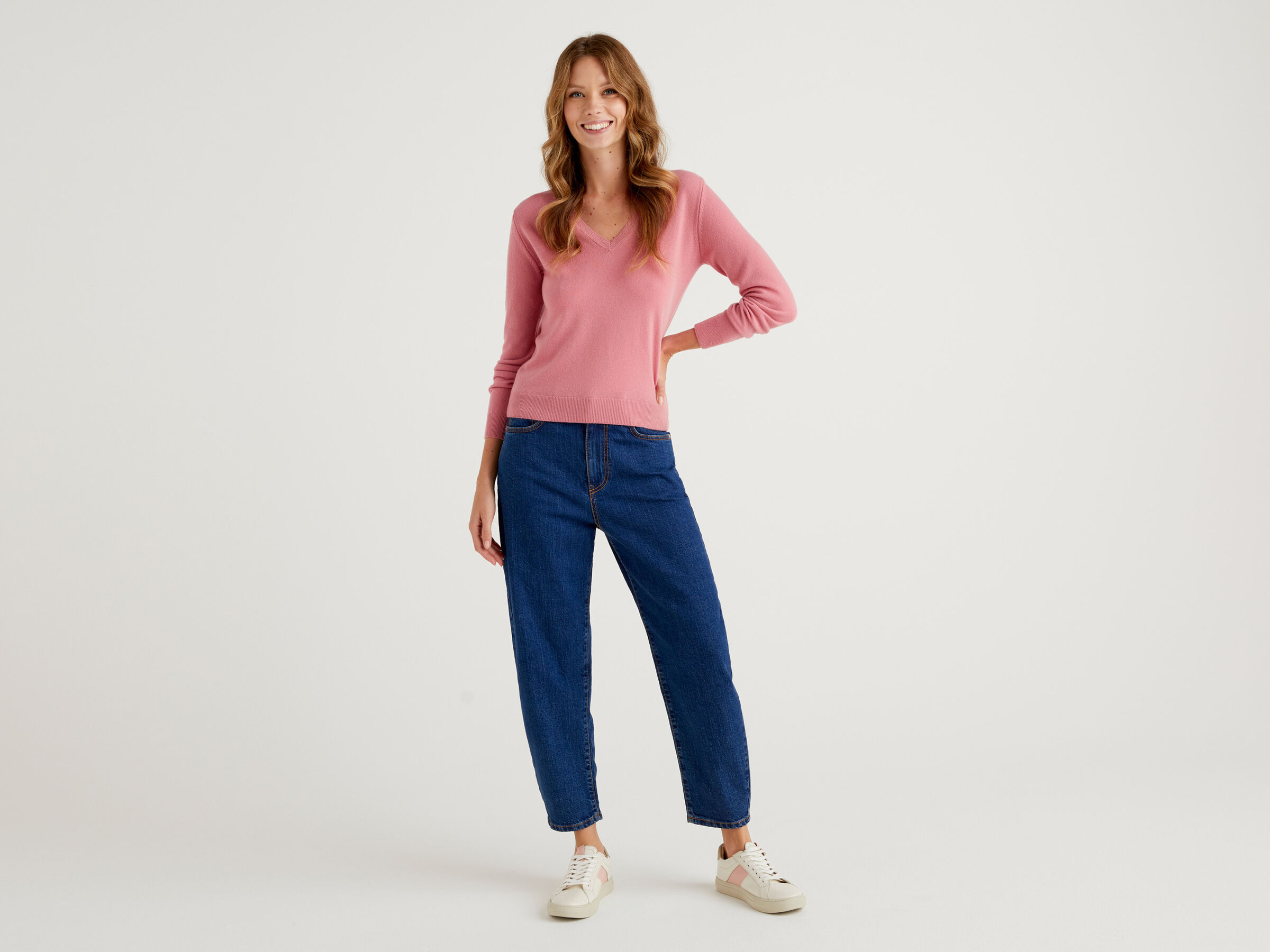 Pullover aus reiner Schurwolle mit V-Ausschnitt image number 3