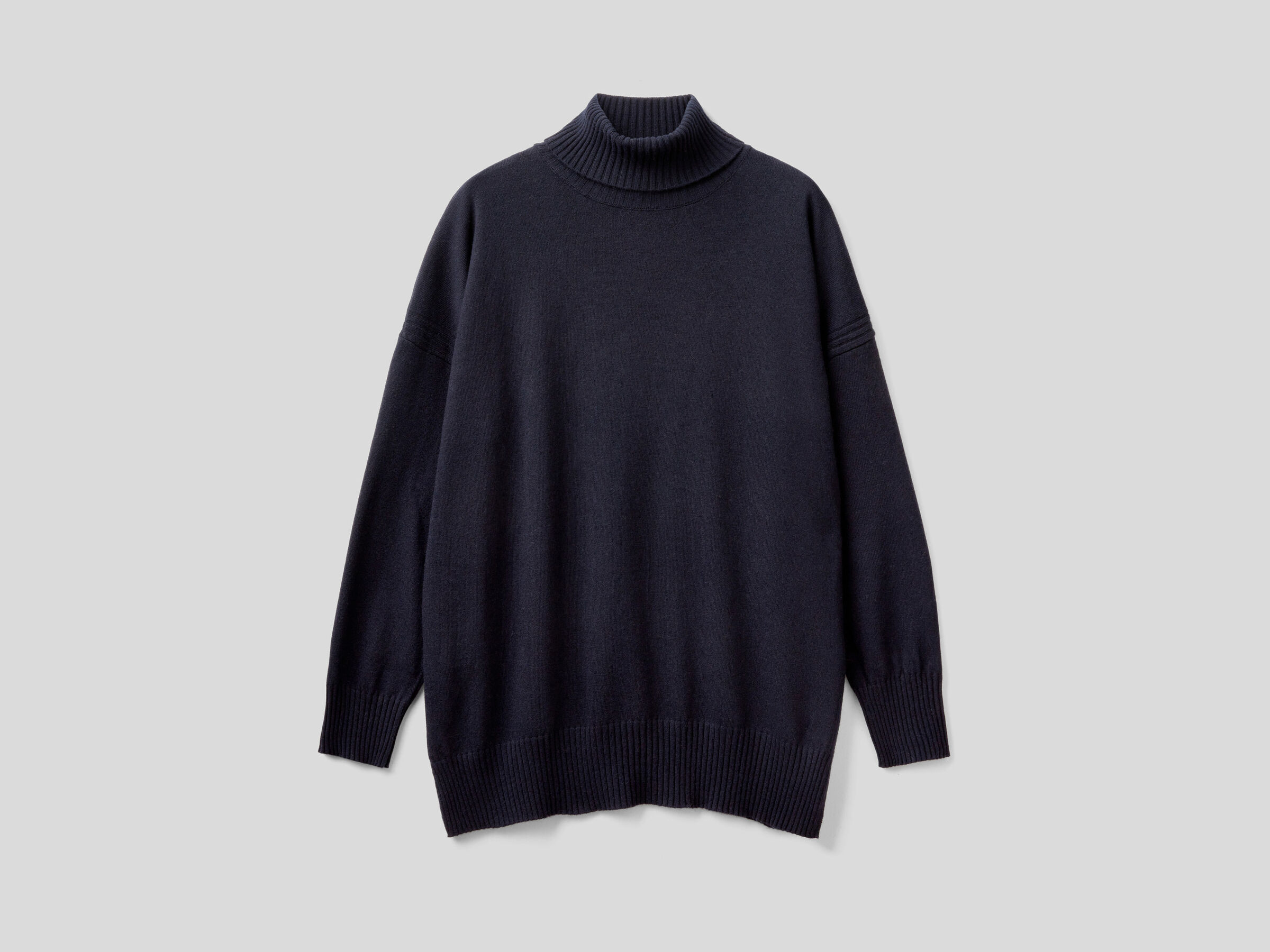 Oversize-Rollkragenpullover in einer Cashmeremischung image number 4