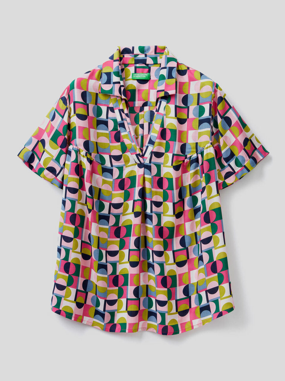 Bluse mit kurzen Ärmeln und V-Ausschnitt image number 1