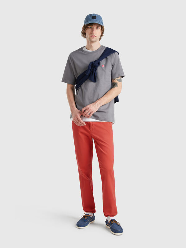 Chinohose slim fit in Ziegelrot Herren