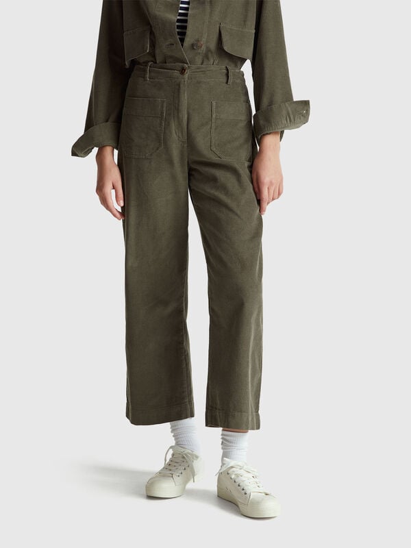 Gerade geschnittene Samthose Gerade geschnittene Samthose Damen