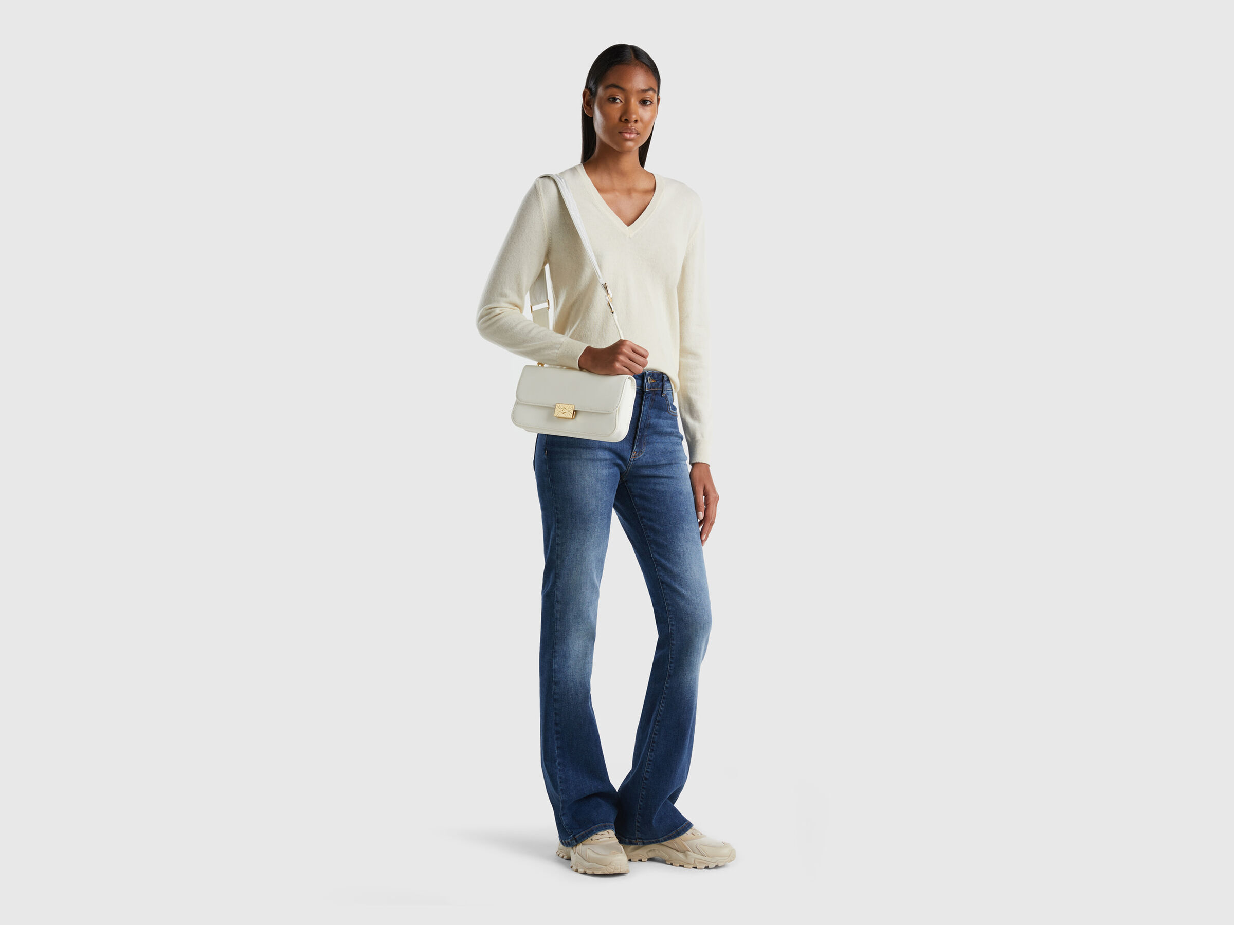 Pullover aus reiner Schurwolle mit V-Ausschnitt image number 3