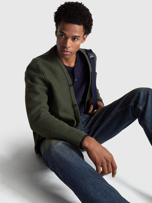 Jacke aus Woll- und Viskosemischung mit Taschen Jacke aus Woll- und Viskosemischung mit Taschen Herren