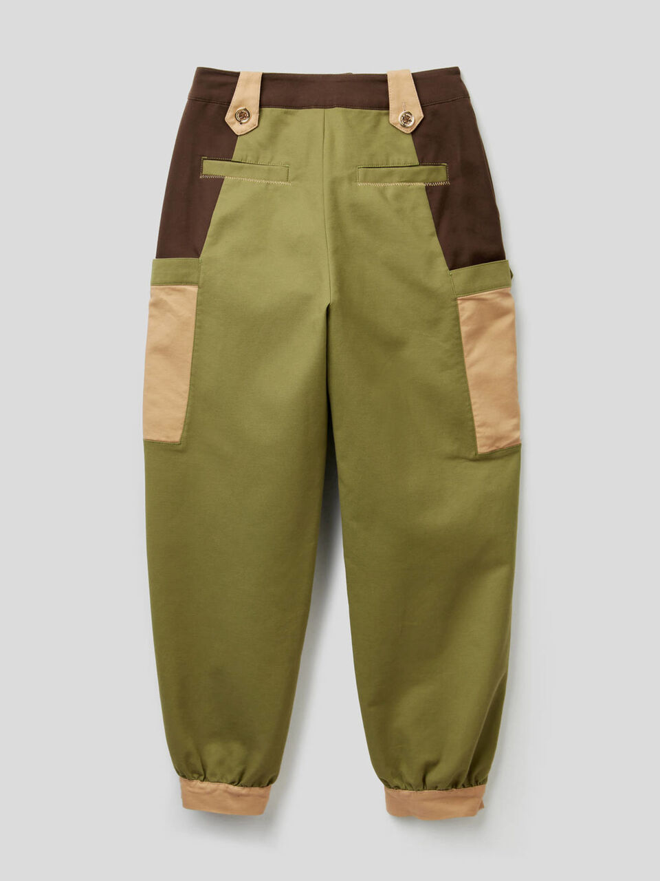 Cropped-Hose mit Maxi-Taschen image number null