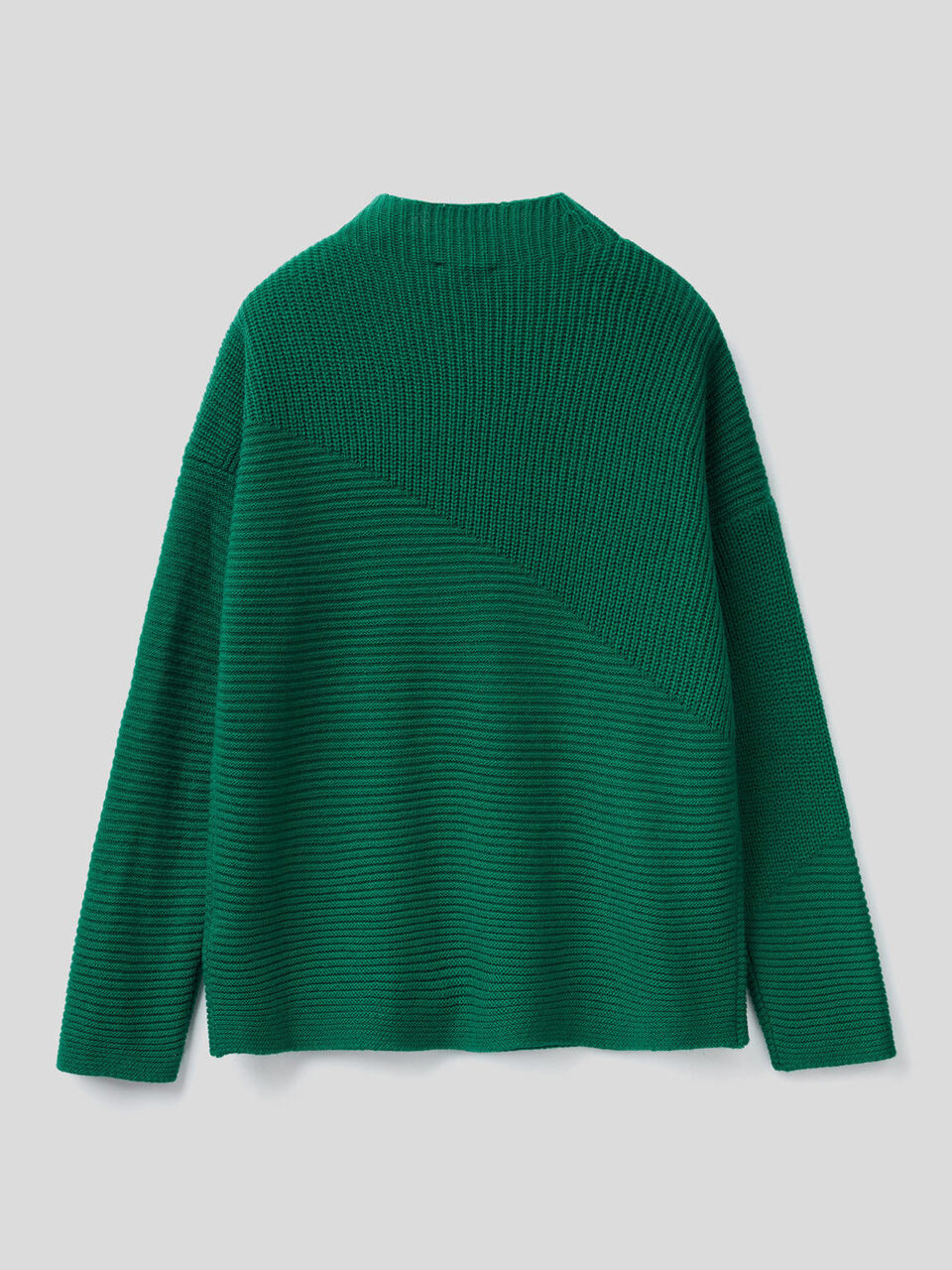 Pullover in einer Wollmischung mit Knöpfen image number 2