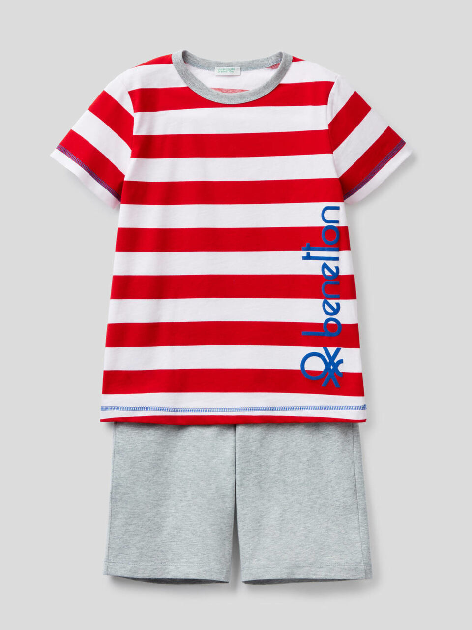Pyjama mit gestreiftem T-Shirt image number 1