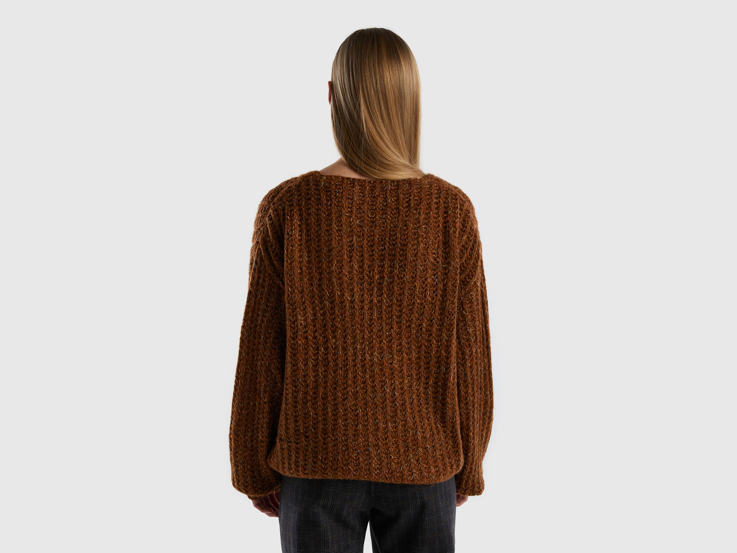 Pullover mit V-Ausschnitt in einer Wollmischung image number 2