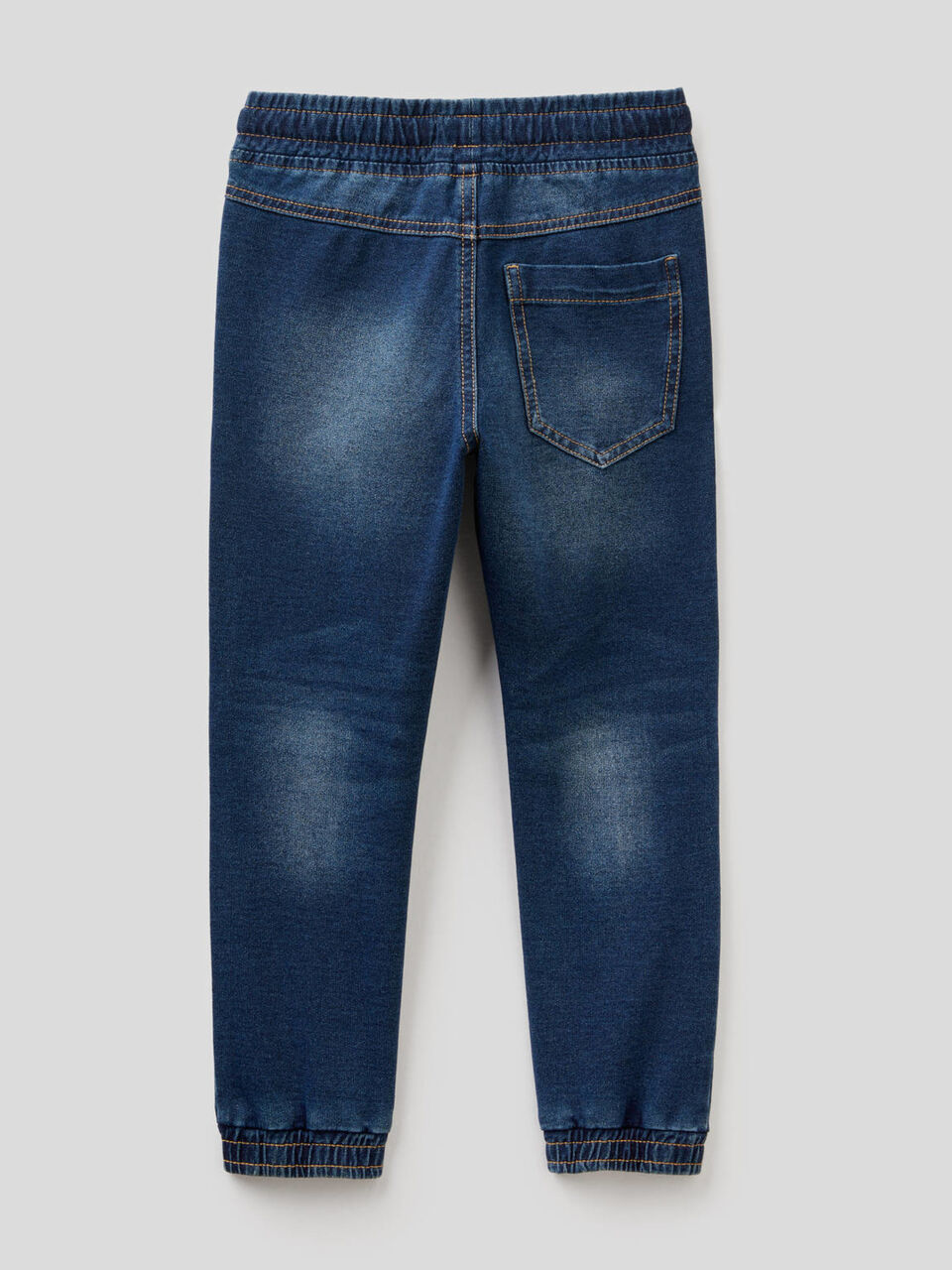 Hose aus Sweatstoff mit Denim-Effekt image number null