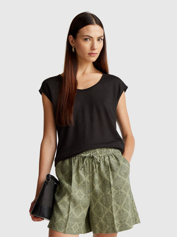 T-Shirt mit weitem Halsausschnitt aus reinem Leinen Damen