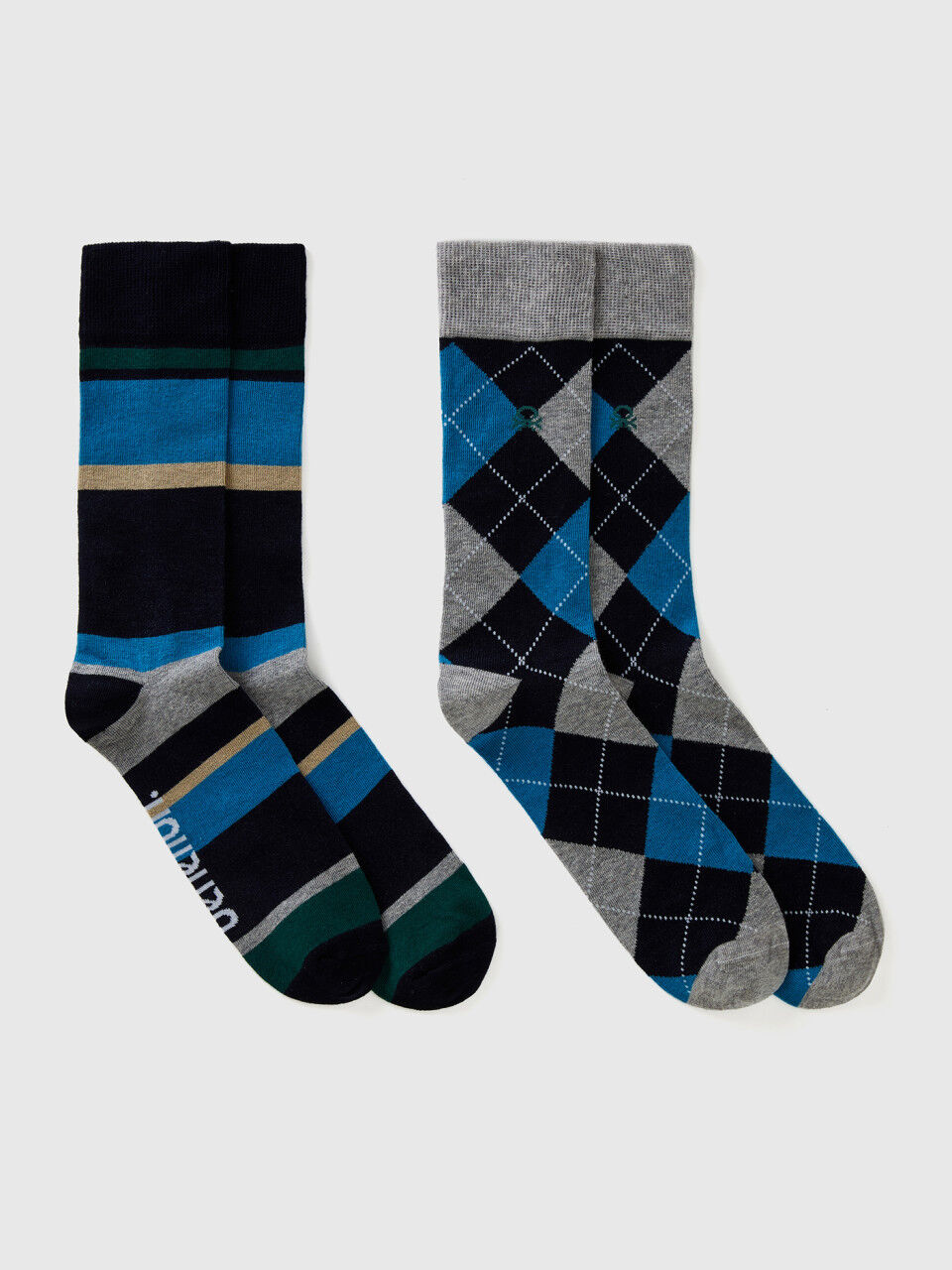 Zwei Paar Socken aus einer stretchigen Bio-Baumwollmischung