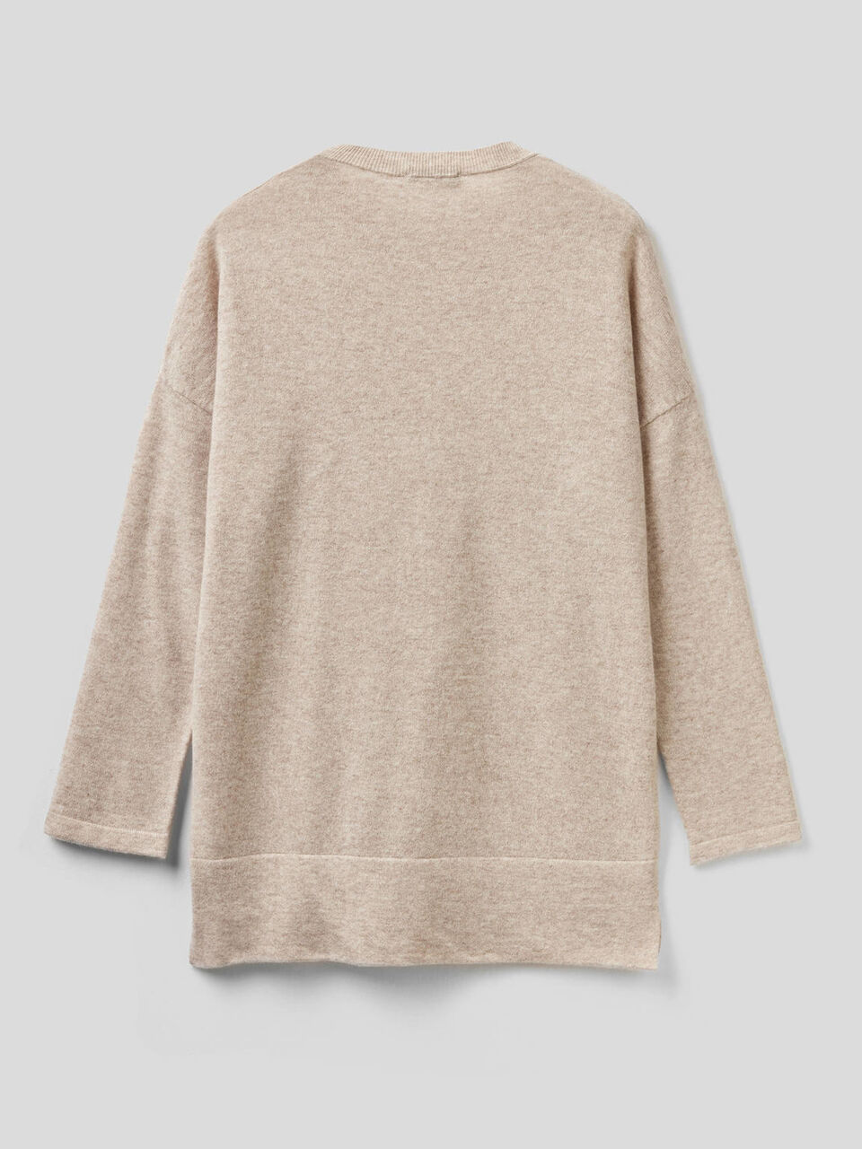 Pullover in einer Wollmischung mit Schlitzen image number 2