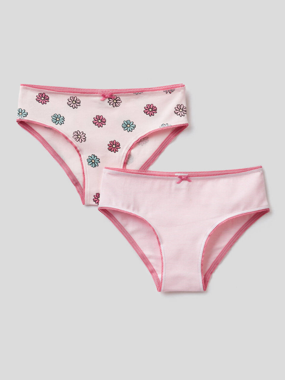 Zwei klassische Slips aus stretchiger Baumwolle image number 1