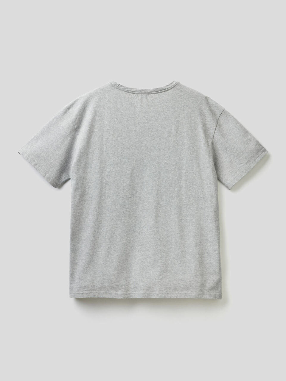 T-Shirt aus 100% Baumwolle mit Streifen in einer Kontrastfarbe image number null