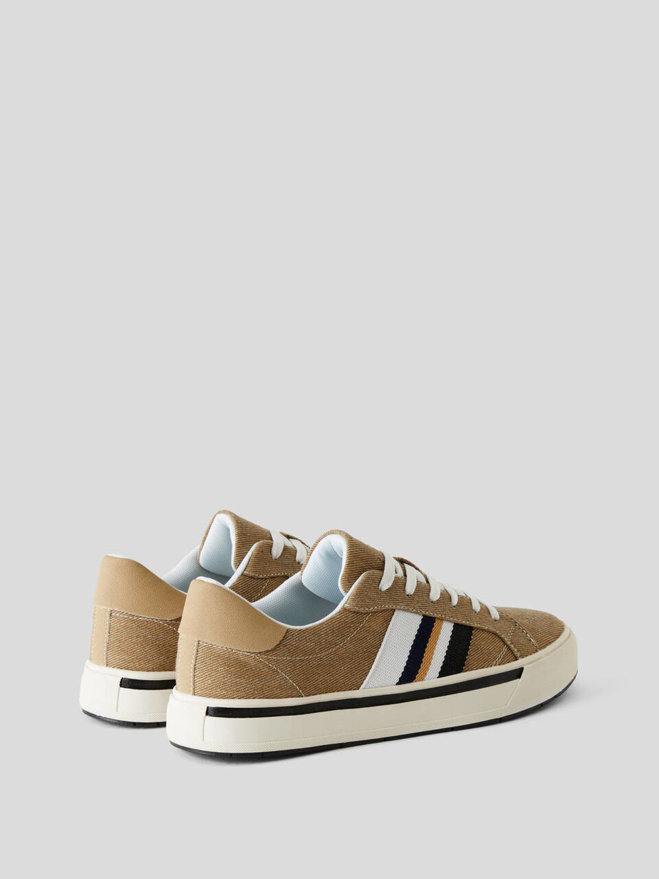 Sneakers aus Webstoff image number 2