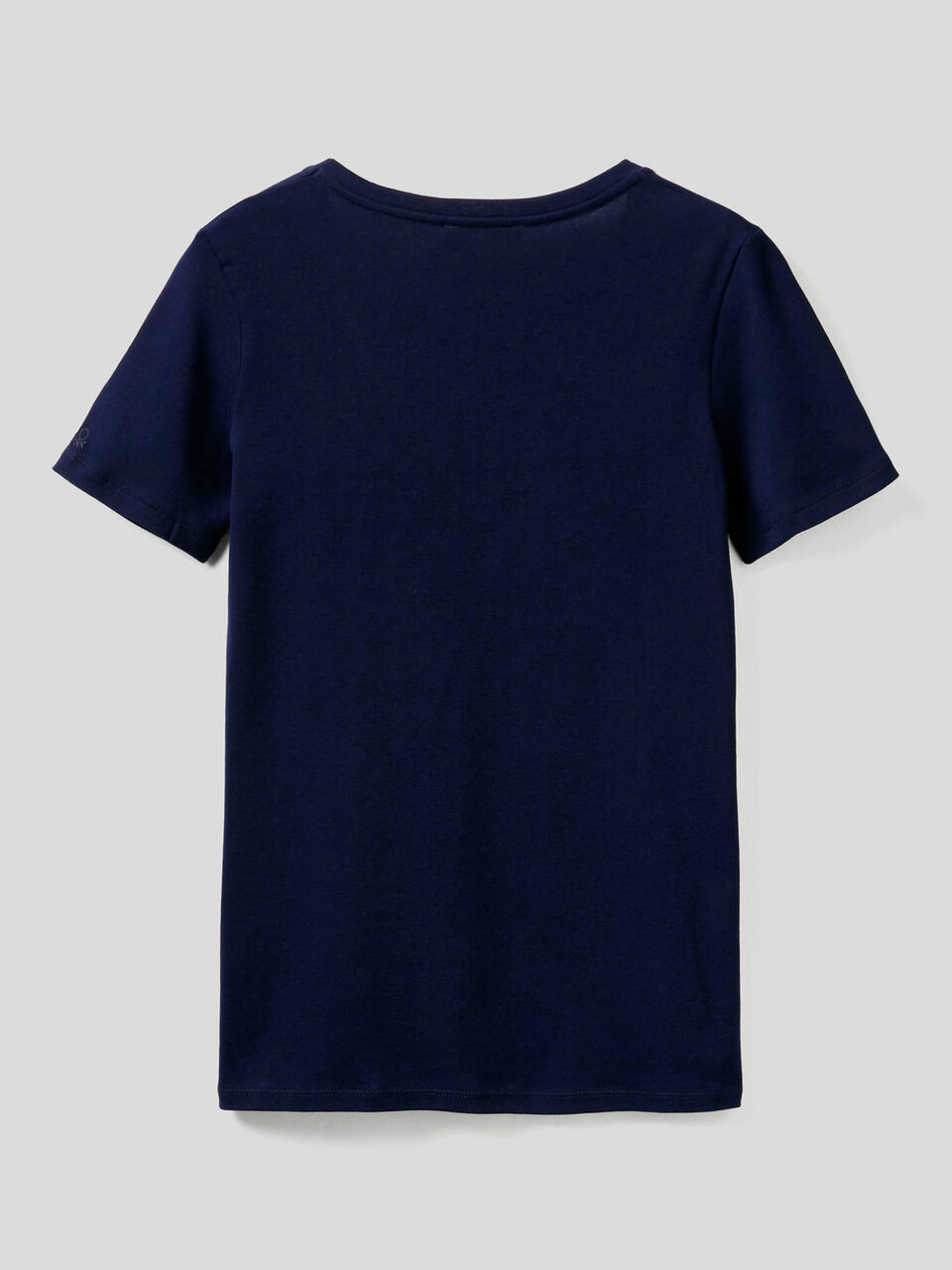 T-Shirt aus reiner Baumwolle mit V-Ausschnitt image number 2