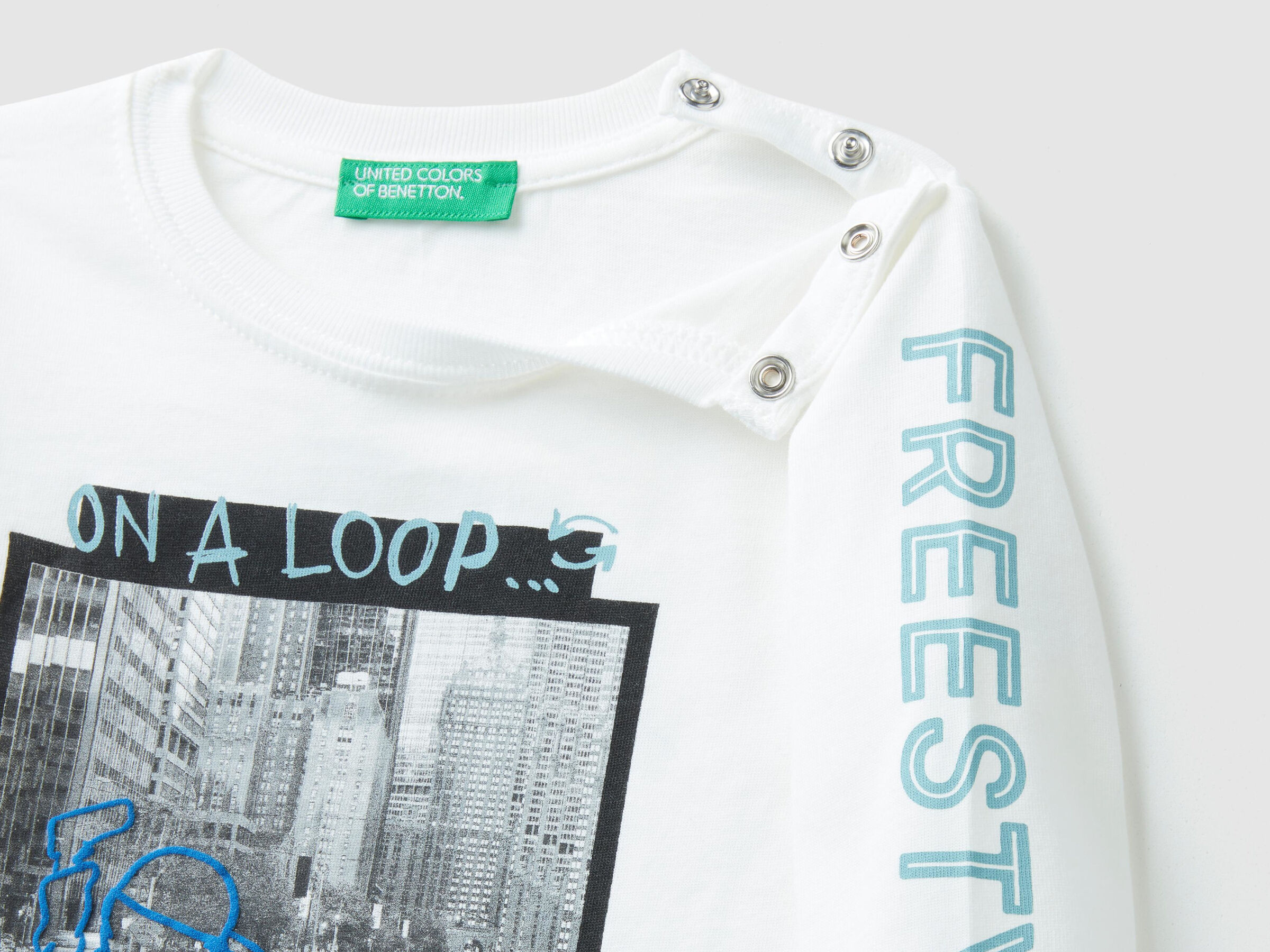 T-Shirt mit Print und Neon-Details image number null