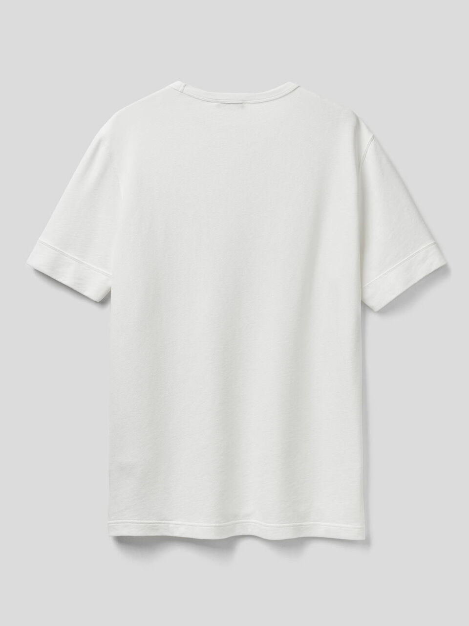 T-Shirt mit kurzen Ärmeln und kleiner Tasche image number 2