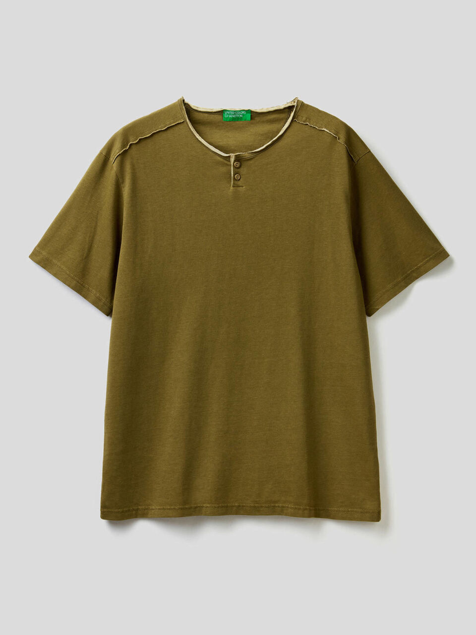 Henleyshirt mit Details in einer Kontrastfarbe image number 1
