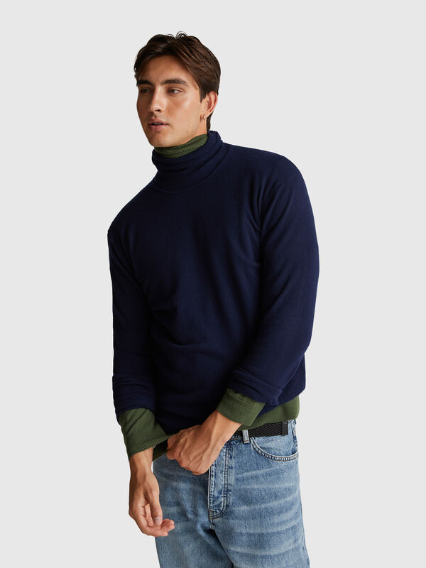 Dunkelblauer Rollkragenpullover aus reiner Merinowolle Dunkelblauer Rollkragenpullover aus reiner Merinowolle Herren