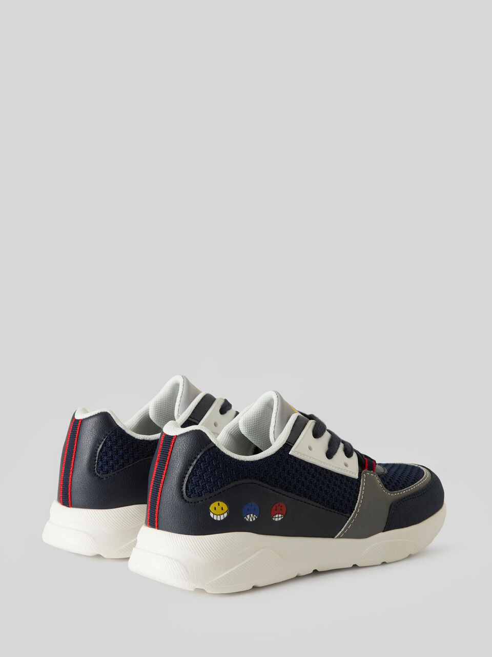 Sneakers mit Prints und Stickereien image number 2