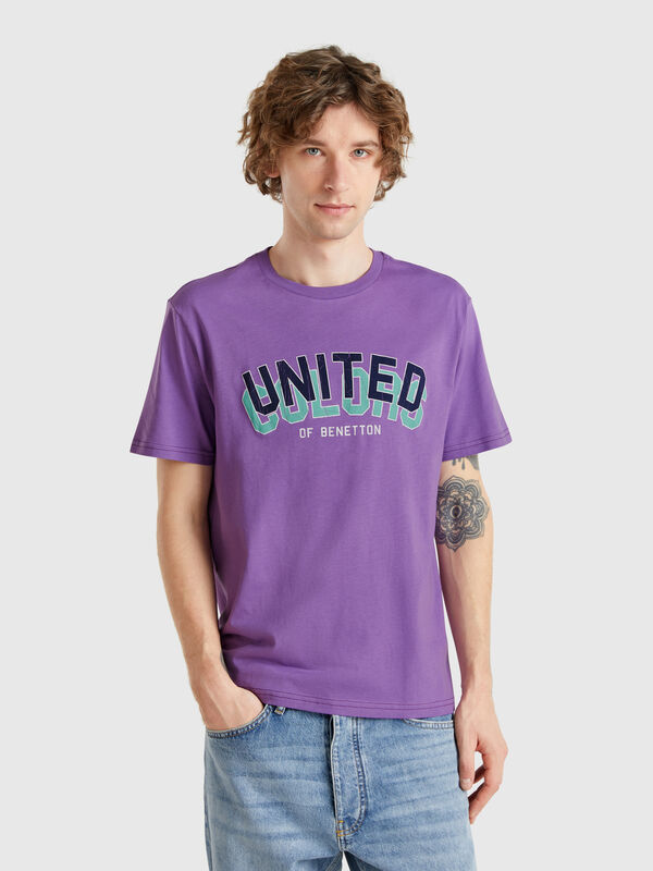 Violette Baumwoll-T-Shirt mit schwarzem Logo Herren