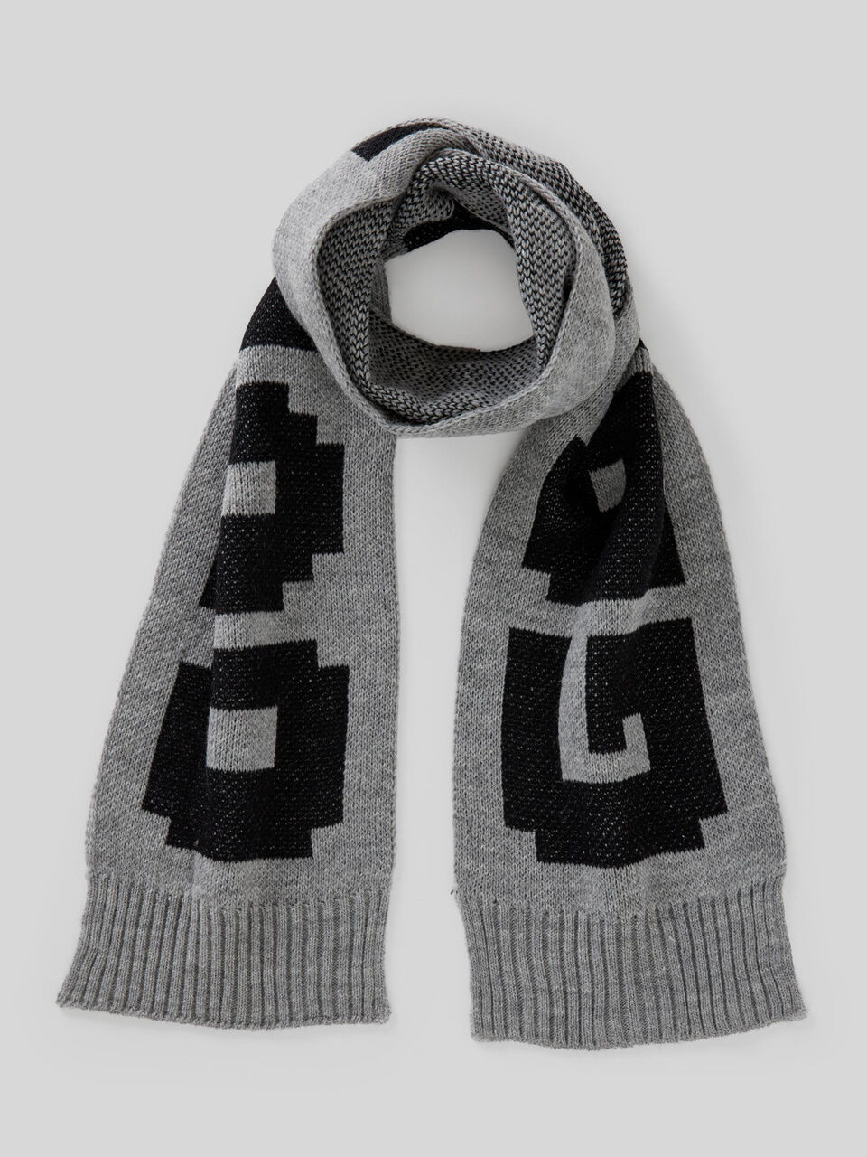 Strickschal mit Schriftzug image number 1