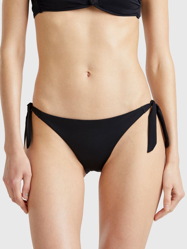 Badeshorts aus ECONYL® mit Schleifen Damen