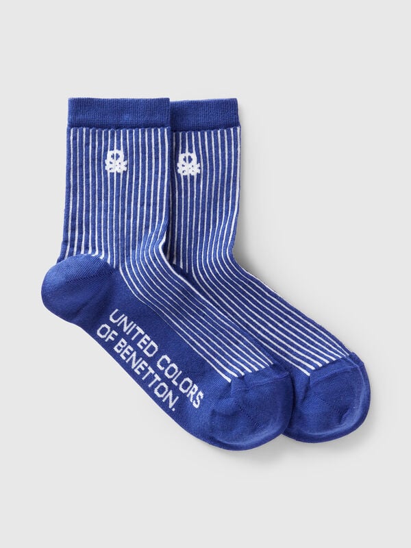 Dunkelblau gestreifte Socken
