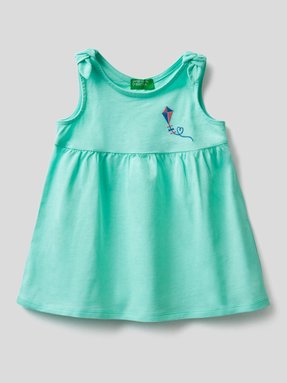 Ausgestelltes Kleid mit Stickerei image number 1
