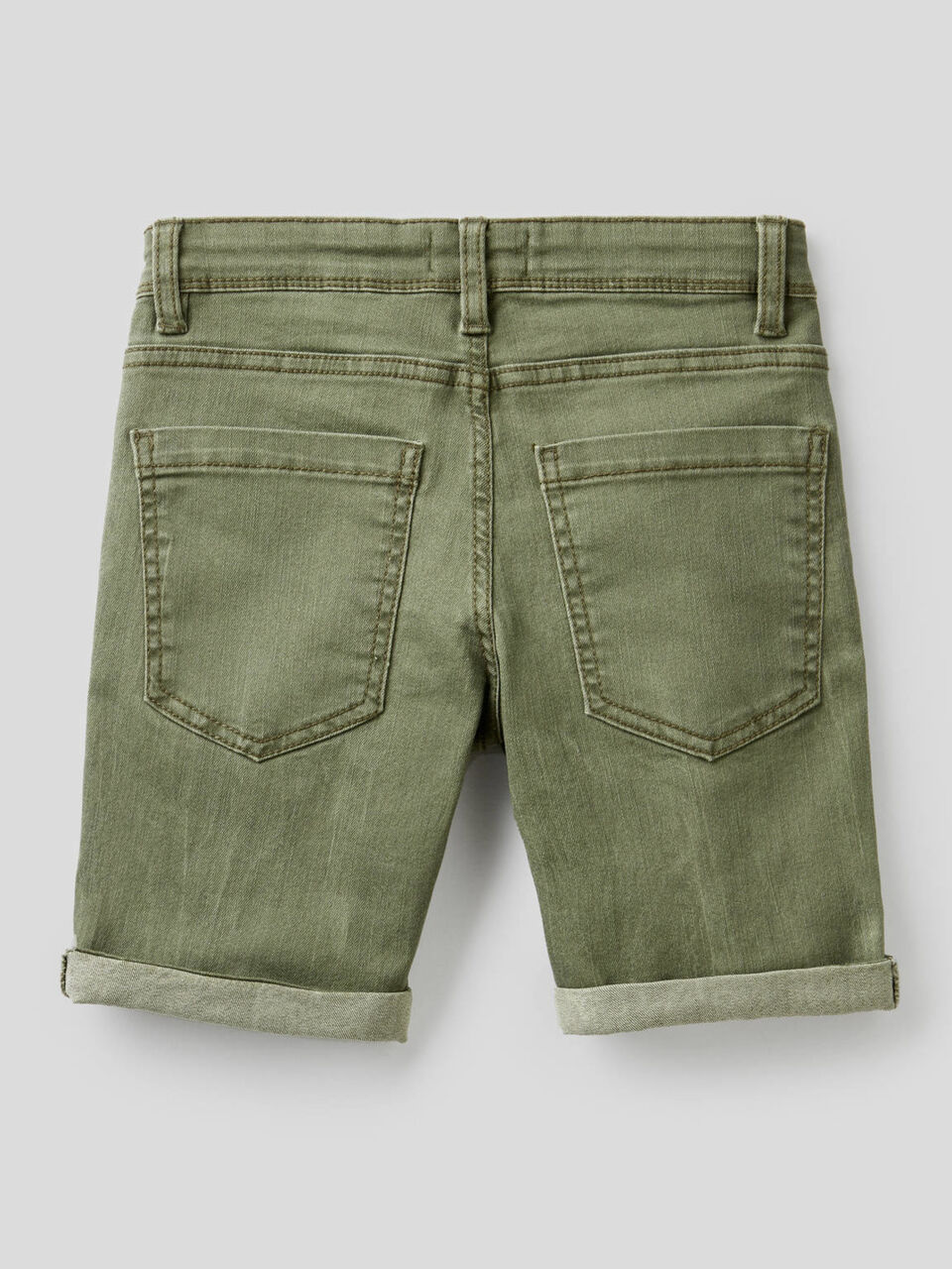 Slim-Fit-Bermuda image number null