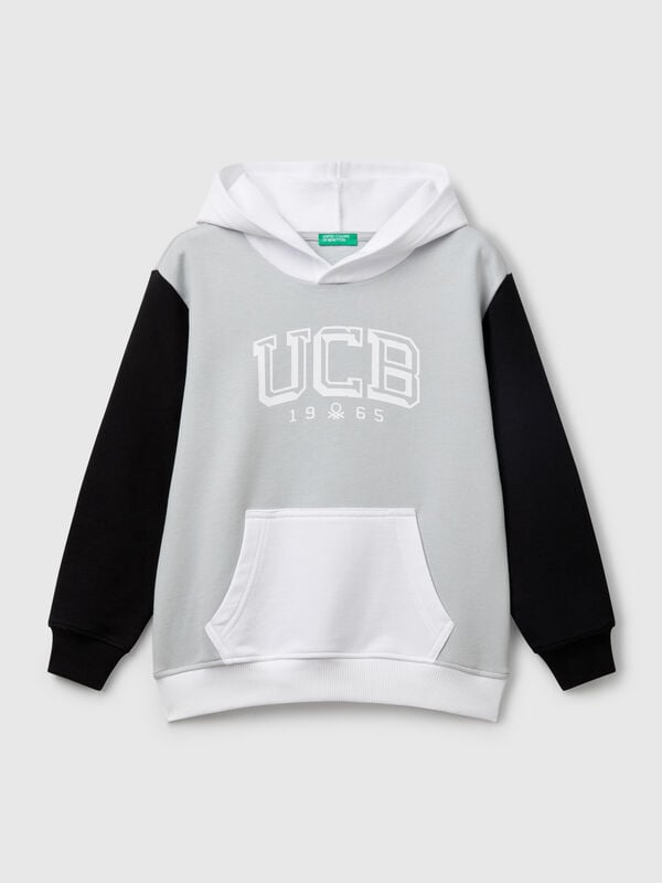 Sweatshirt mit Druck und Kapuze  Jungen