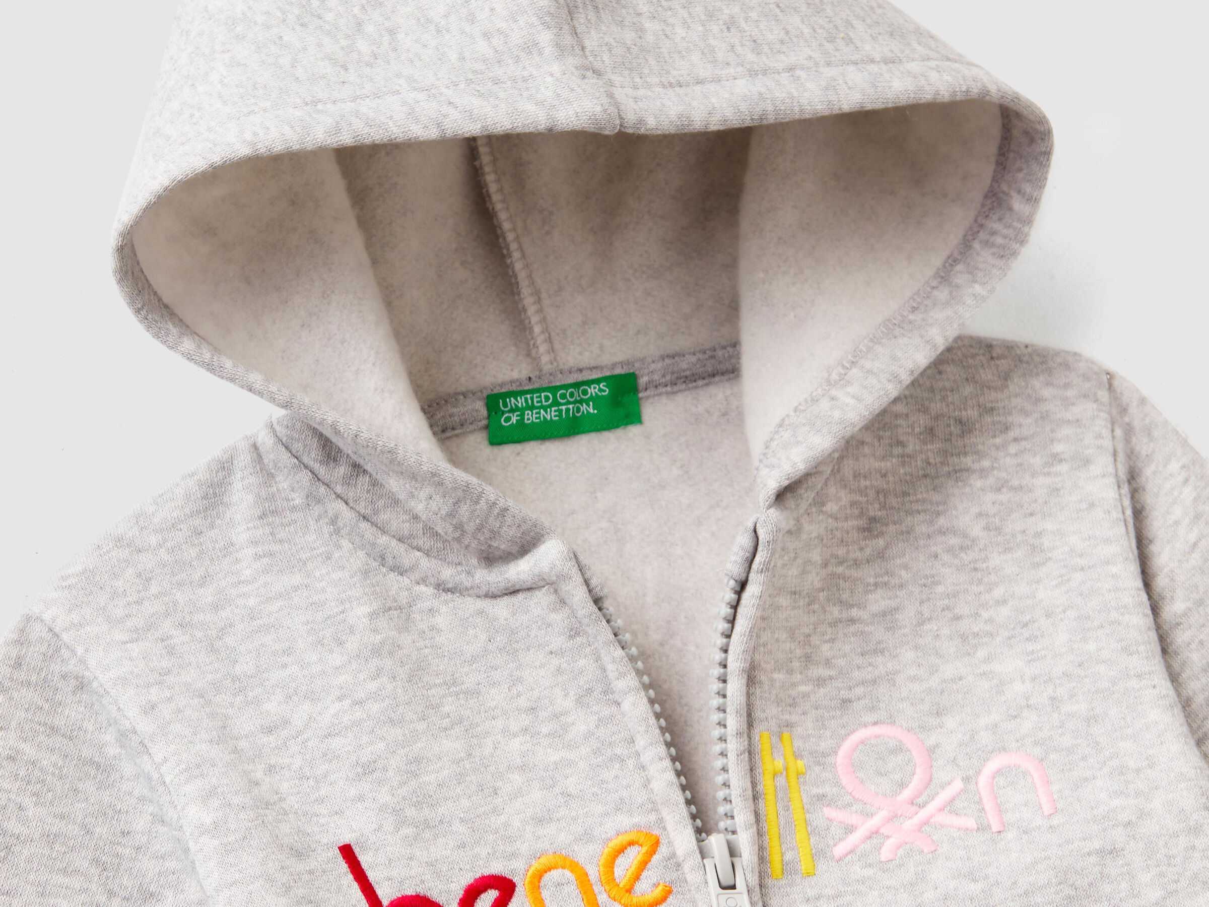 Sweatshirt mit Kapuze und aufgesticktem Logo image number null