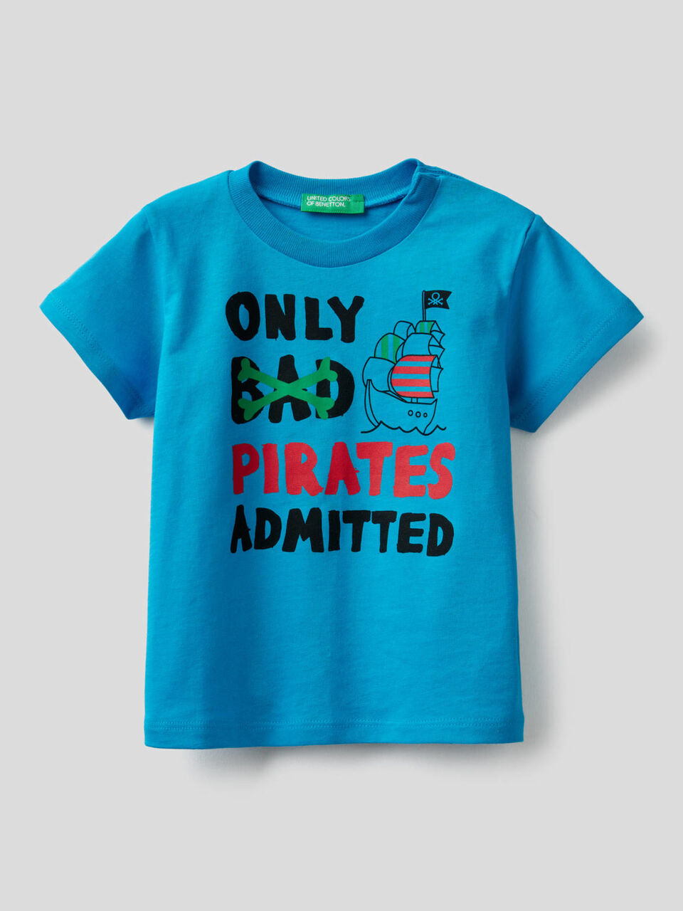 T-Shirt aus Baumwolle mit Piraten-Print image number 1