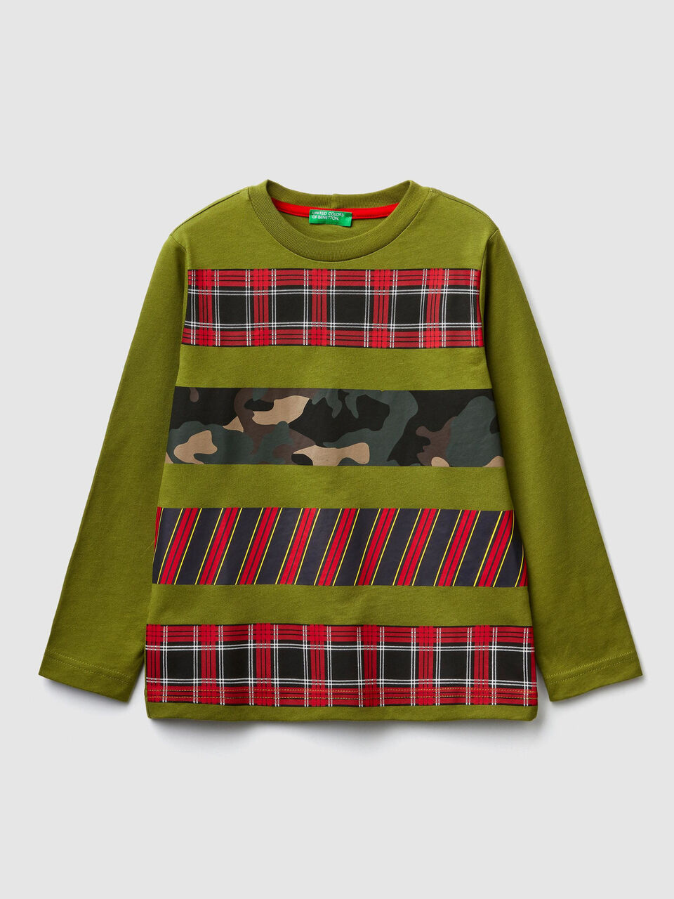 T-Shirt mit bedruckten Bändern image number 1